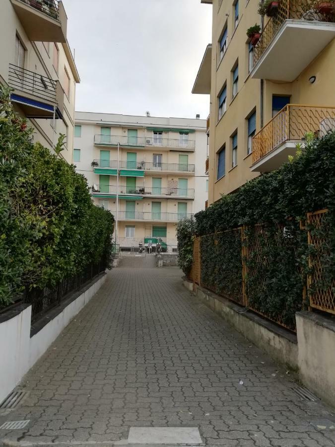 Апартаменты A Due Passi Dal Mare Сестри-Леванте Экстерьер фото